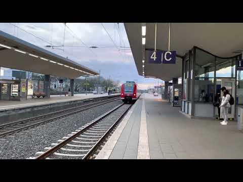 Abfahrt 425 als Ersatzzug auf der Linie RE16 Richtung Essen in Bochum Hbf