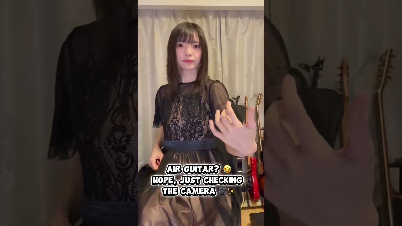 エアギター？いいえ、カメラチェックです🤣　#shorts