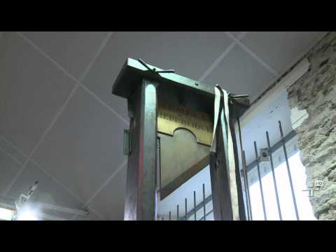 French auction house puts guillotine valued at 50,000 euros up for sale