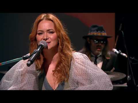 Ania Rusowicz wykonuje utwór Fake | Nowa Tonacja