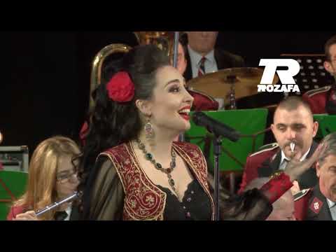 Blerta Cina & Laorjan Ejlli - Kendon bylbyli poshte te zalli Koncerti me banden 2019