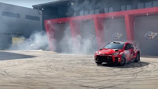 [問卦] 練多久能像豐田章男這樣開車？