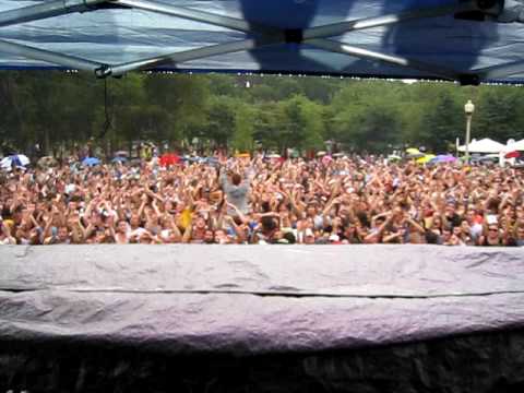 DJ Mel @ Lollapalooza 2009.