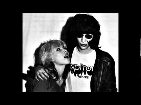 Debbie Harry & Joey Ramone... Standing In My Way