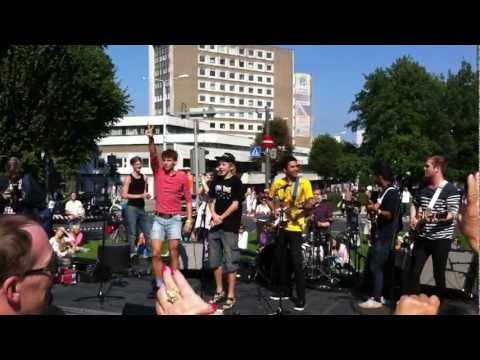 Retro Stefson - Papa Paulo III - Tallinn, Estonia 3