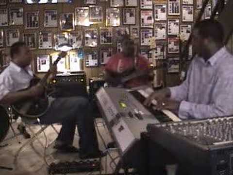 James Ross @ Brian White - Chuck Bethany - James Ross - In The Bass-ment Jamming (FUN)