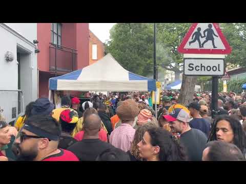 Aba Shanti-I Playing Dennis Brown - Three Meals a Day + Chanting @ Notting Hill Carnival 28/08/22