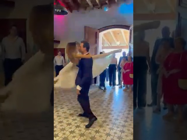 Play video of another wedding dance choreographed by Ola