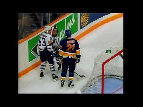 Jeff Brown Knee on Knee Hit on Doug Gilmour (5/3/93 - Stl @ Tor Gm1)