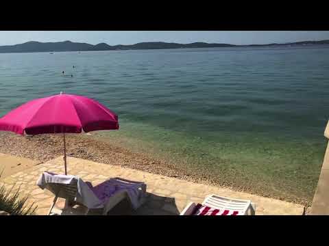 Strandhaus Kroatien - Von der Terasse zum Hausstrand