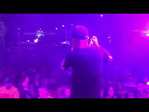 Mc zaac - vai embrazando - show ao vivo