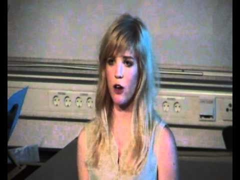 Amelie sjunger "Someone like you".