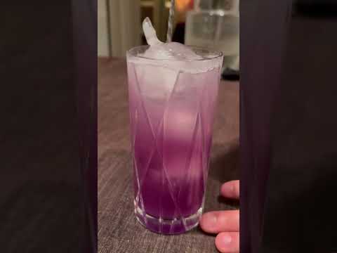 Cosmic Mule! ✨ 45ml Cosmic Vodka 25ml Hemmagjord Ginger Syrup 30ml Lime Juice Sodavatten ✨ Fyll ett