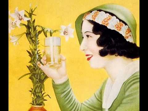 Joe Venuti plays for Japan - Moon Glow (1933)