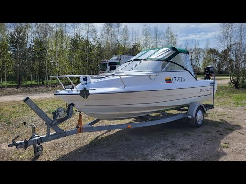 Bayliner Capri 1952 2000 3.0L Mercury Review Walkaround