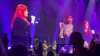 Wynonna Judd performs an emotional &quot;Love Can Build a Bridge&quot; at Fairfax, VA (2/17/23)