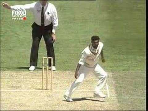 Darrell Hair no balls Murali for chucking