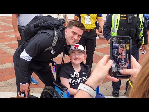 UCF Football: Citronaut Walk prior to Space Game vs. Temple 🚀🏈