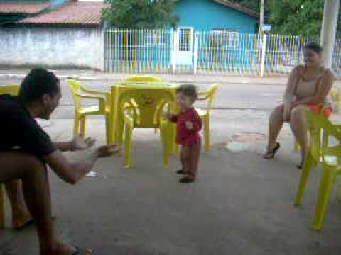 HÉCTOR LUCAS DANDO OS PRIMEIROS PASSOS