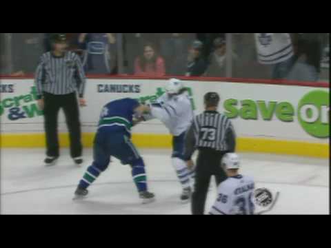 Ryan Hollweg vs Darcy Hordichuk