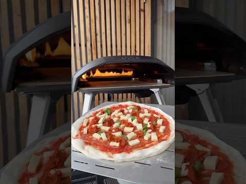 Diavola baked in the Ooni Koda 16 at 430°C for about 90 seconds! 🔥#shorts #ooni