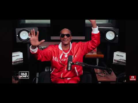 Snoop Dogg shows JT the Bigga Figga Love. #snoopdogg #rap #hiphop #bayarea #jtthebiggafigga