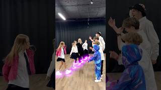 Шаффл Баттл 😎🔥 Who Best ? 🤔 GIRLS 👧 VS BOYS 👦 NEON BATTLE 😨