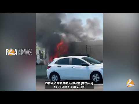  Caminhão pega fogo na Freeway, e motorista escapa ileso em Porto Alegre