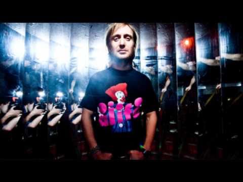 Rihanna ft. David Guetta - Who´s that Chick