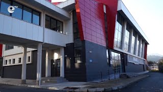 Подменят повредените плоскости в новата спортна зала в Смолян
