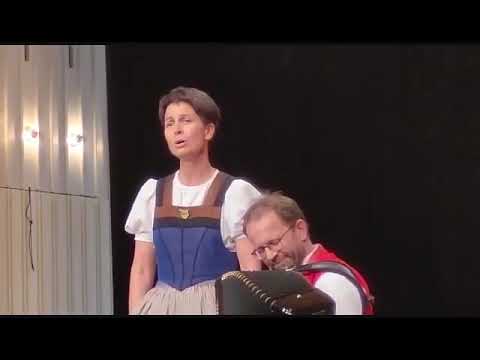 Monika Frank & Dani Bösch - ds Nyydläzältli (André von Moos)