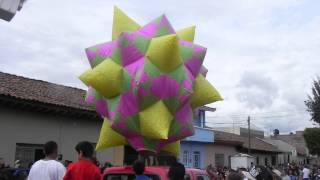 preview picture of video 'Exhibición de Globos de Papel de China (Cantoya). 25 de Junio. Feria de San Juan 2013.'