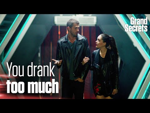 Ceren drops Barış home - Grand Secrets | Short Scenes