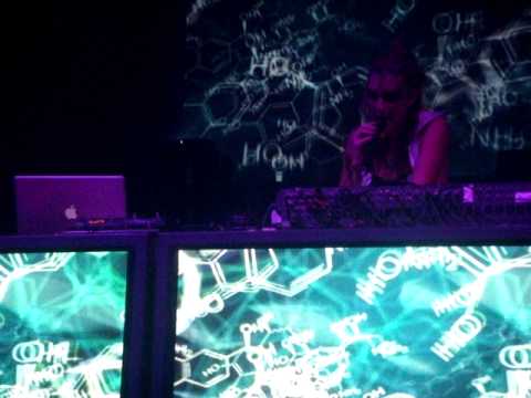 CountDown 2010 Zepp Nagoya Michele Adamson 2/3