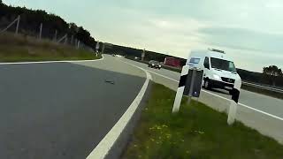 preview picture of video 'A7: Gefährliches Metallteil auf der Autobahn ( 04.10.2013)'