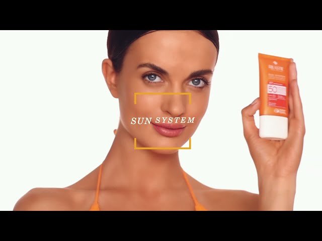 Vídeo relacionado con Rilastil - Sun System Stick SPF 50+, Protección Solar Alta UVB UVA Zonas Sensibles, con PRO-DNA Complex, Transparente Resistente Agua - 8,5 g