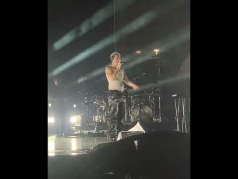 lauv likes himself better when he's in bangkok