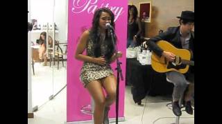 JESSICA JARRELL&#39;s Live Acoustic Performance of &quot;Key to My Heart&quot;!