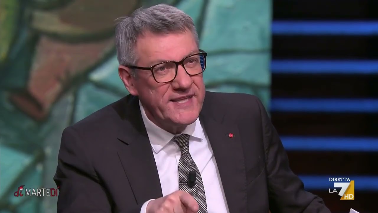 Maurizio Landini: "In Italia la Costituzione la si deve applicare, non c'è nulla da cambiare"
