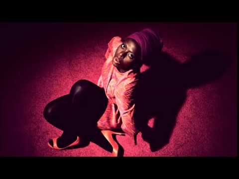 Jaqee - Moonshine (La Musica Que Nunca te quisieron Contar)