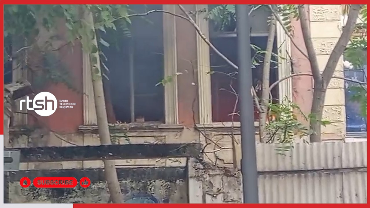 Video/ Protesta në Tiranë, i vihet zjarri një ndërtese pranë Ministrisë së Arsimit