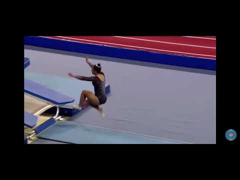 New Zealand's Bronwyn Dibb wins Gold 🥇 in Women's Mini Double Finals/ Sofia2022