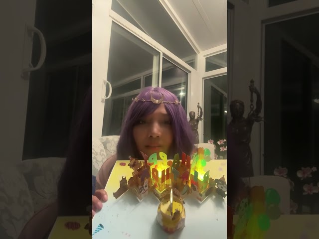 Vídeo relacionado con LIAVOP Oso de Peluche de Peluche Happy Birthday con Tarta y Gorro 30CM