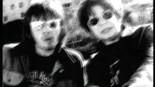 Supergrass - Caught By The Fuzz