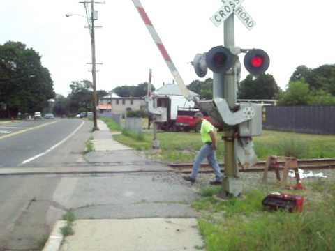 P&W Crew Works On The Hartford AVE. Crossing