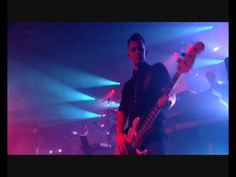 Videoclip de Praying to the Aliens (Live) — Gary Numan