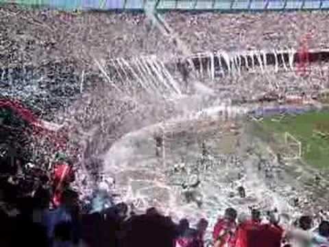 "segundo tiempo!!" Barra: Los Borrachos del Tablón • Club: River Plate