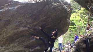 Video thumbnail of ラブカ, 初段 (7a). 宮川 (Miyagawa)