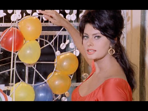 Boccaccio '70 (1962) La Riffa by Vittorio De Sica, Clip: Sophia Loren (Zoe) does buxom & voluptuous