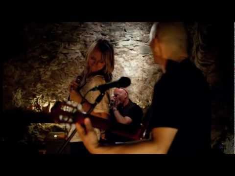 Dowina - Caroline Hitland